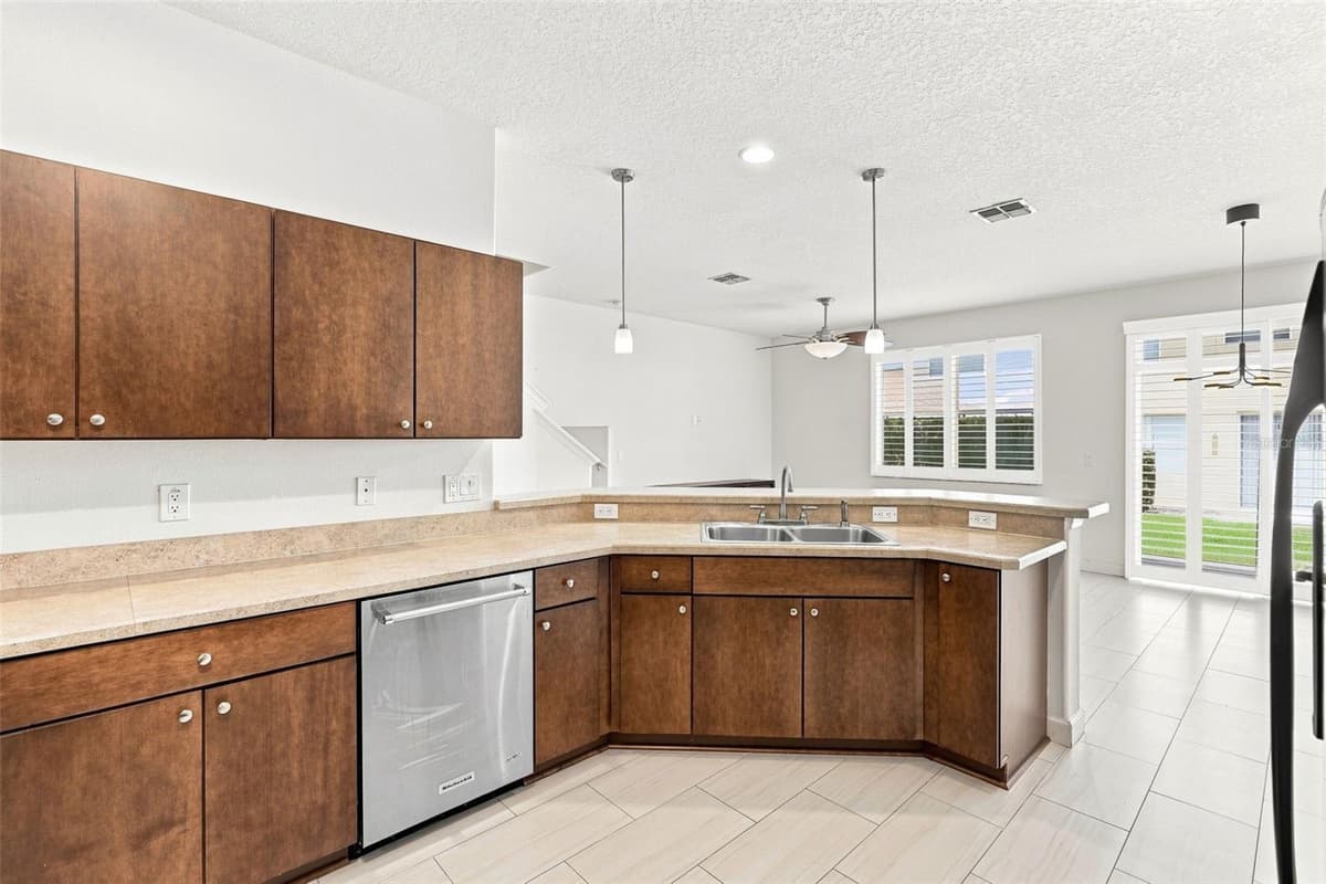 340 GOLDEN DEWDROP WAY — photo 17 of 37