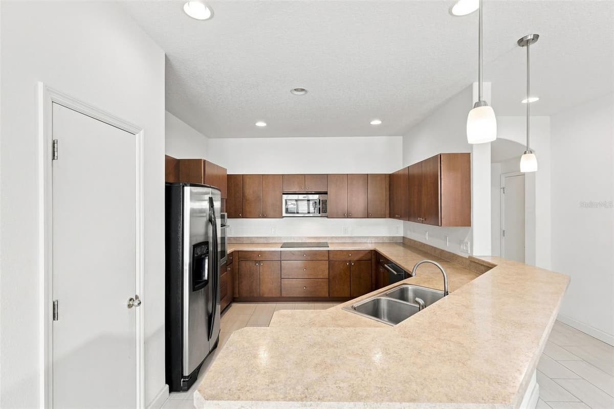 340 GOLDEN DEWDROP WAY — photo 15 of 37
