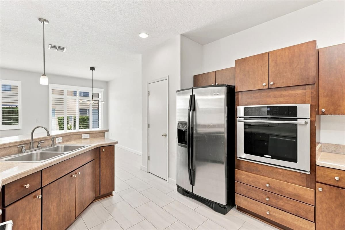 340 GOLDEN DEWDROP WAY — photo 18 of 37