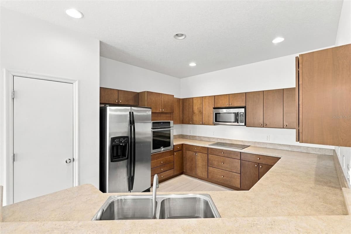 340 GOLDEN DEWDROP WAY — photo 14 of 37