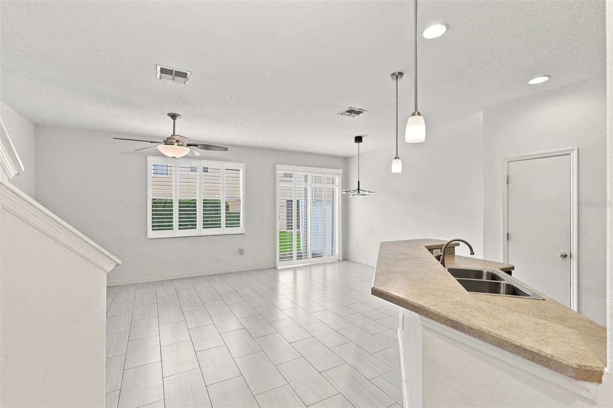 340 GOLDEN DEWDROP WAY — photo 4 of 37