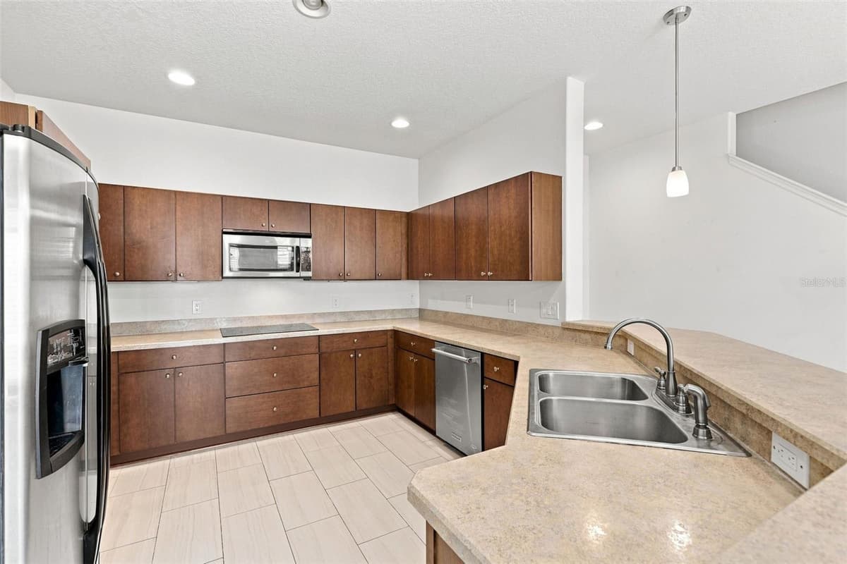 340 GOLDEN DEWDROP WAY — photo 16 of 37