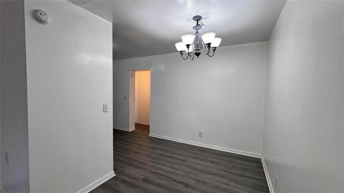 8315 LIBBY LANE — photo 3 of 27
