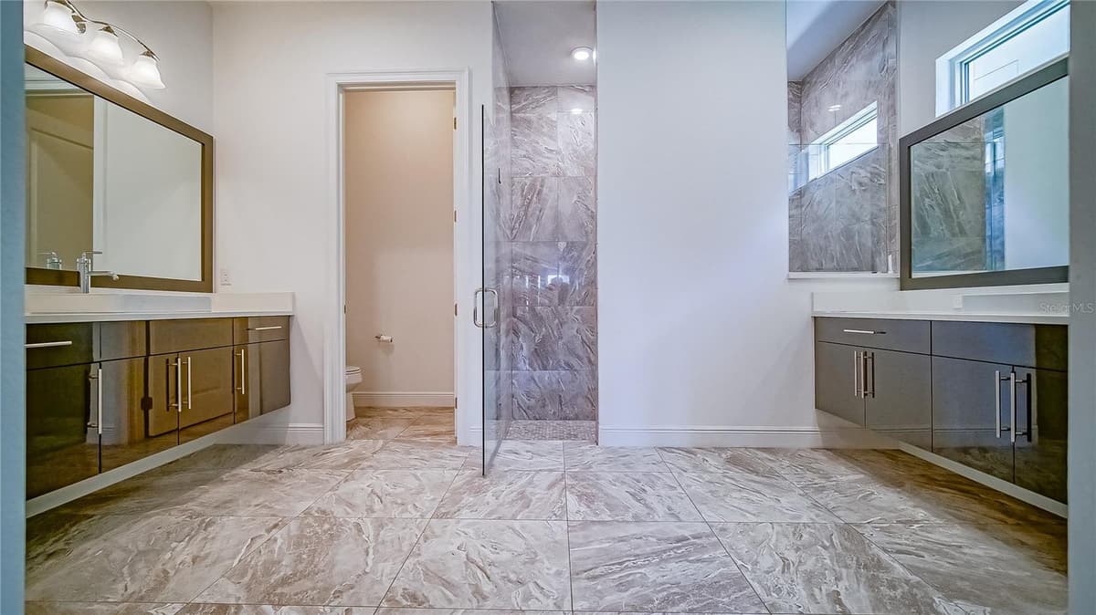 11032 MOBBERLEY CIRCLE — photo 16 of 36