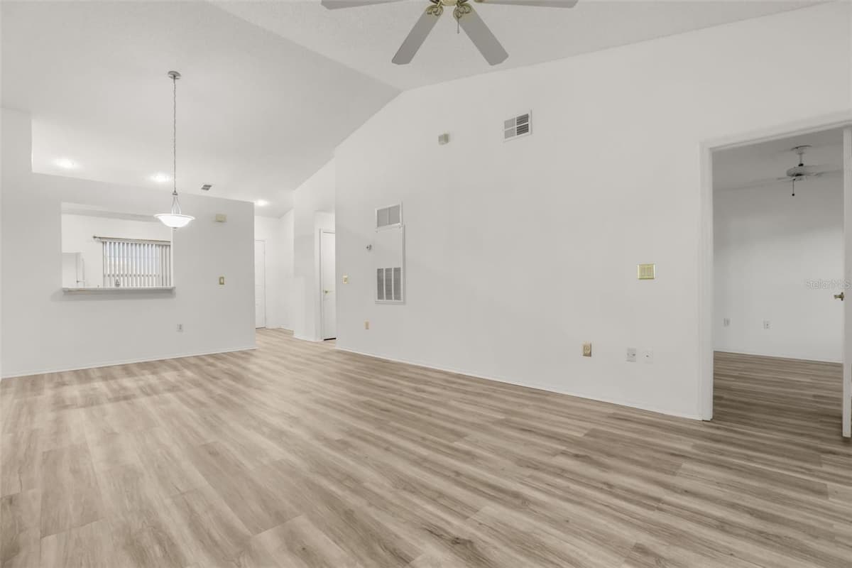 13324 FAIRWAY GLEN DRIVE — photo 3 of 16