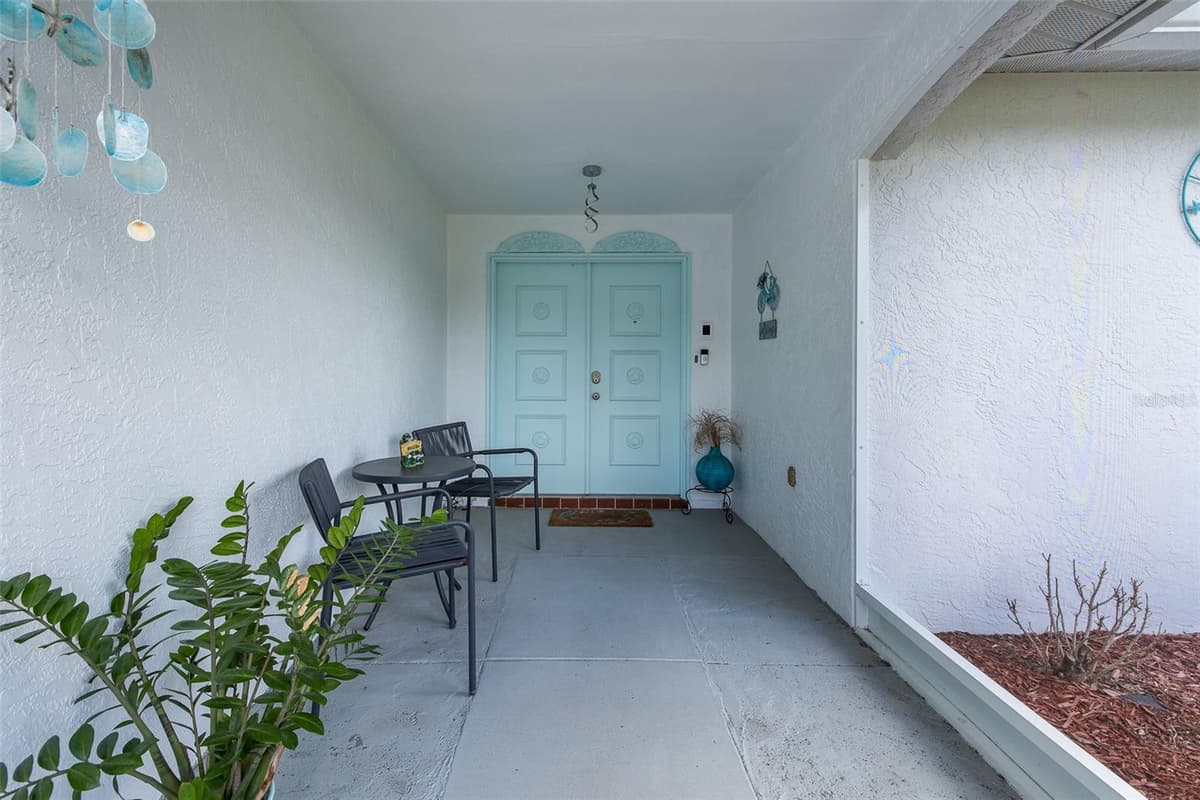 11210 ELDERBERRY DRIVE — photo 11 of 39