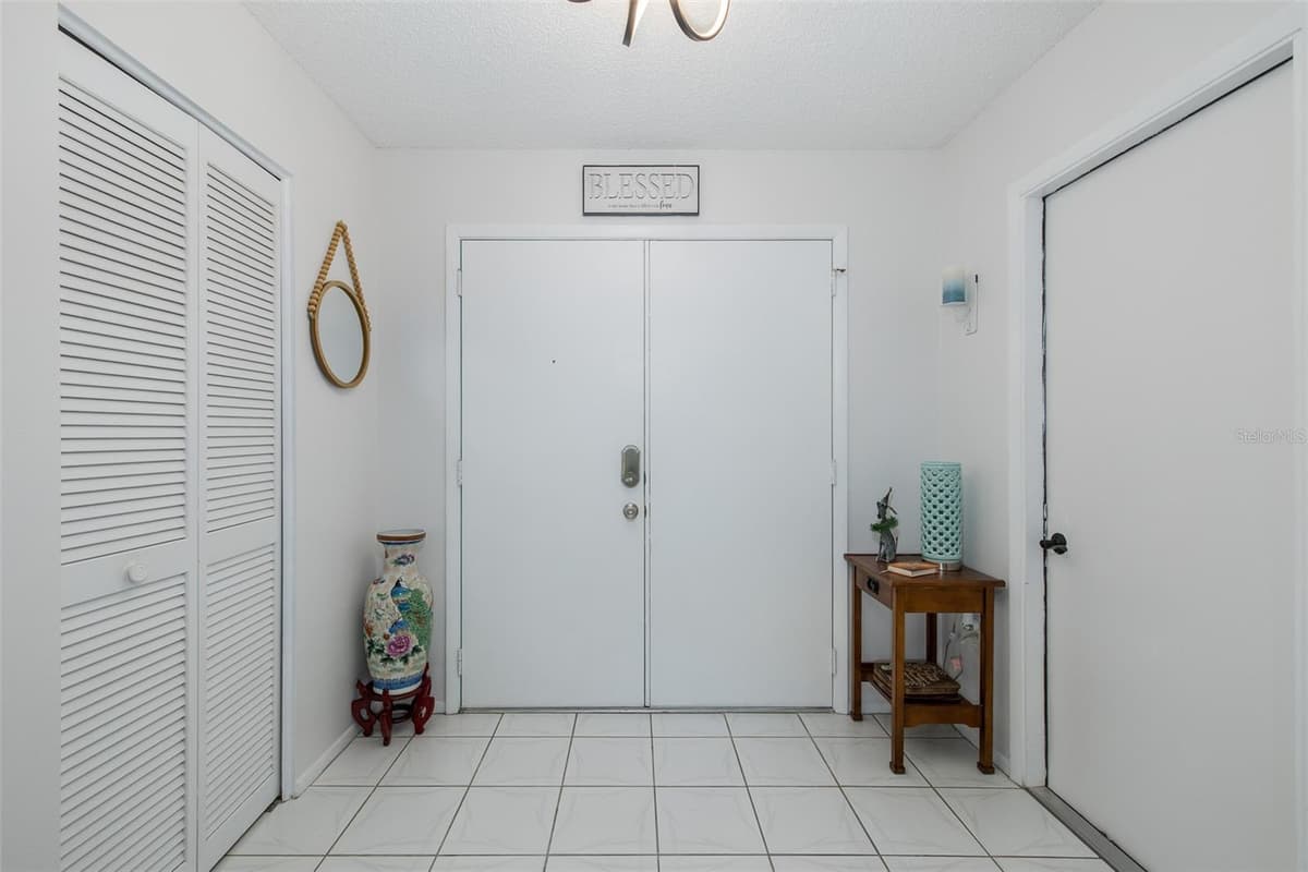 11210 ELDERBERRY DRIVE — photo 12 of 39
