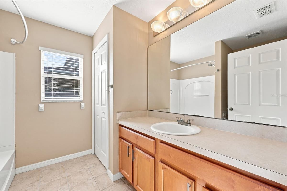 516 BELLA ROSA CIRCLE — photo 19 of 38