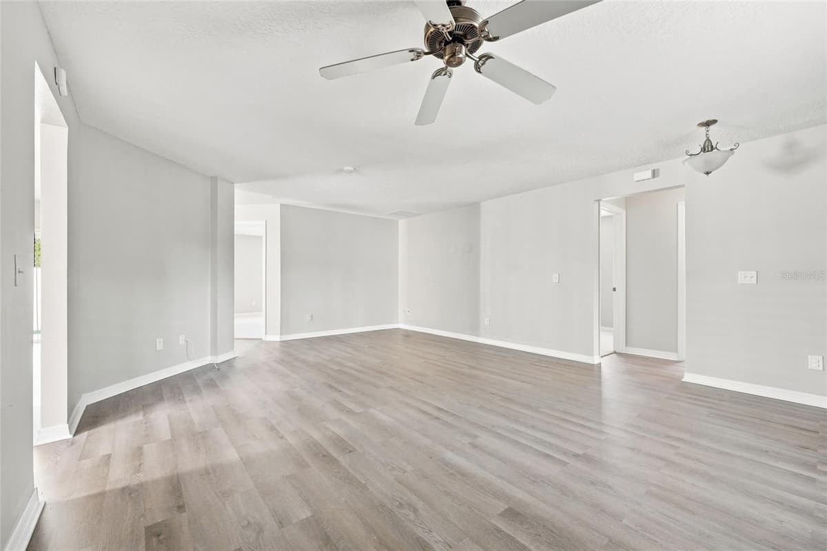 516 BELLA ROSA CIRCLE — photo 5 of 38
