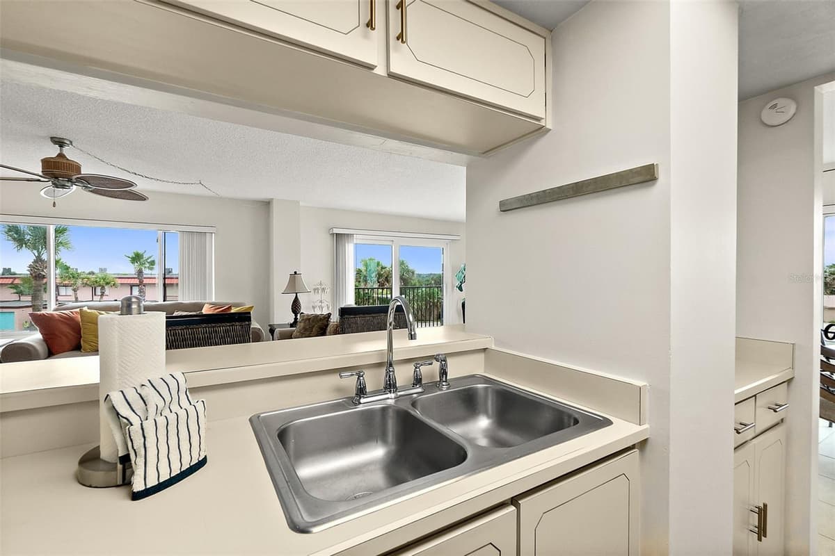 3600 OCEAN SHORE BOULEVARD — photo 15 of 38