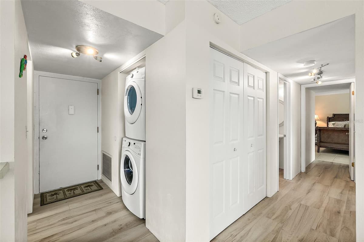 3600 OCEAN SHORE BOULEVARD — photo 11 of 38