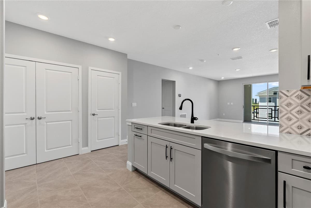 7557 LAUREATE BOULEVARD — photo 26 of 36