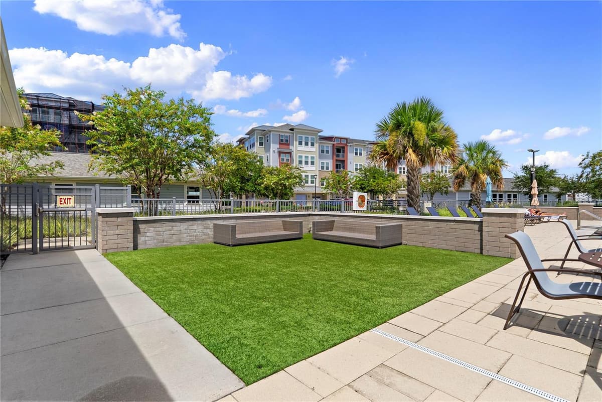 7557 LAUREATE BOULEVARD — photo 18 of 36