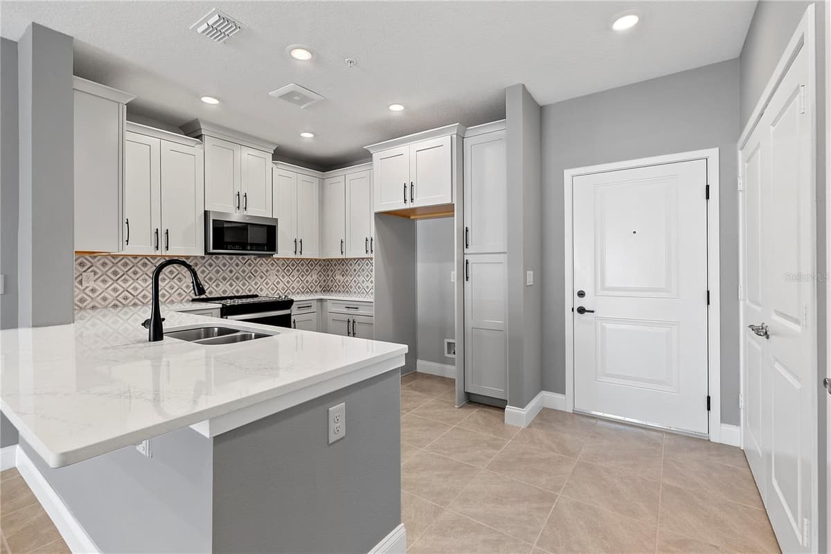 7557 LAUREATE BOULEVARD — photo 25 of 36