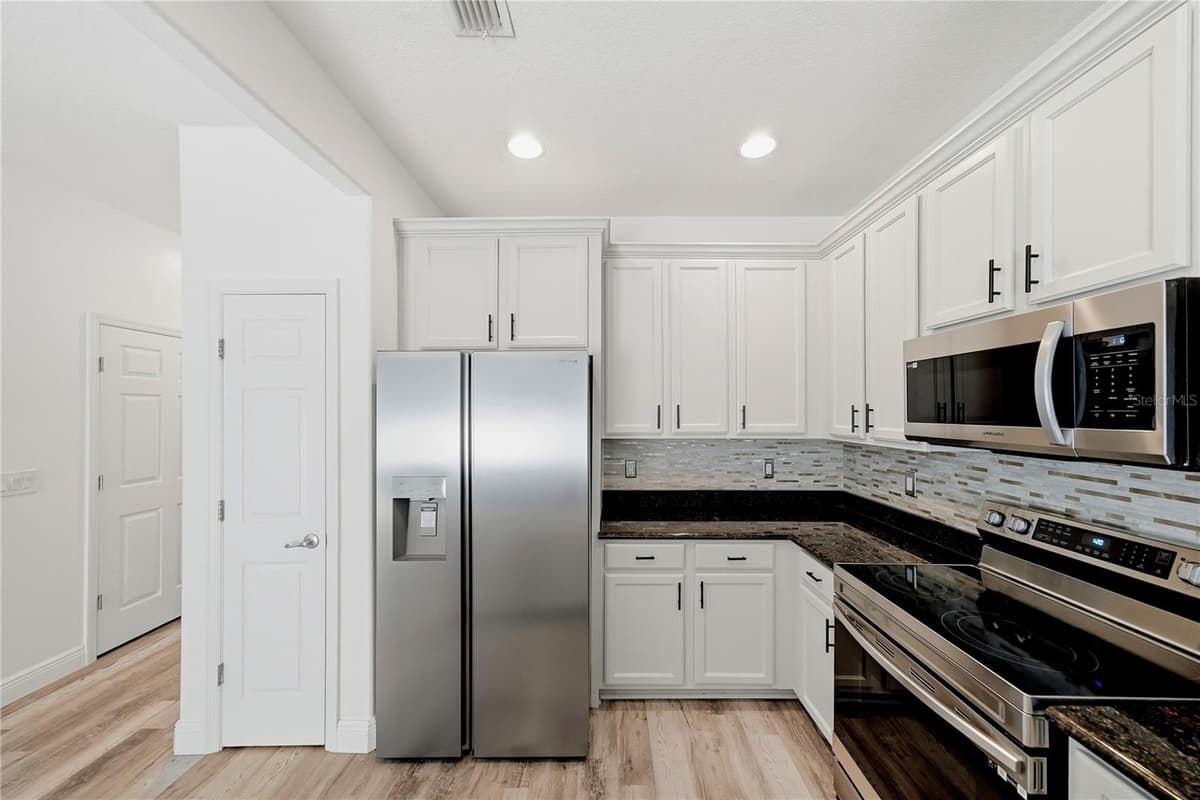 2023 STRATHMILL DRIVE — photo 11 of 41