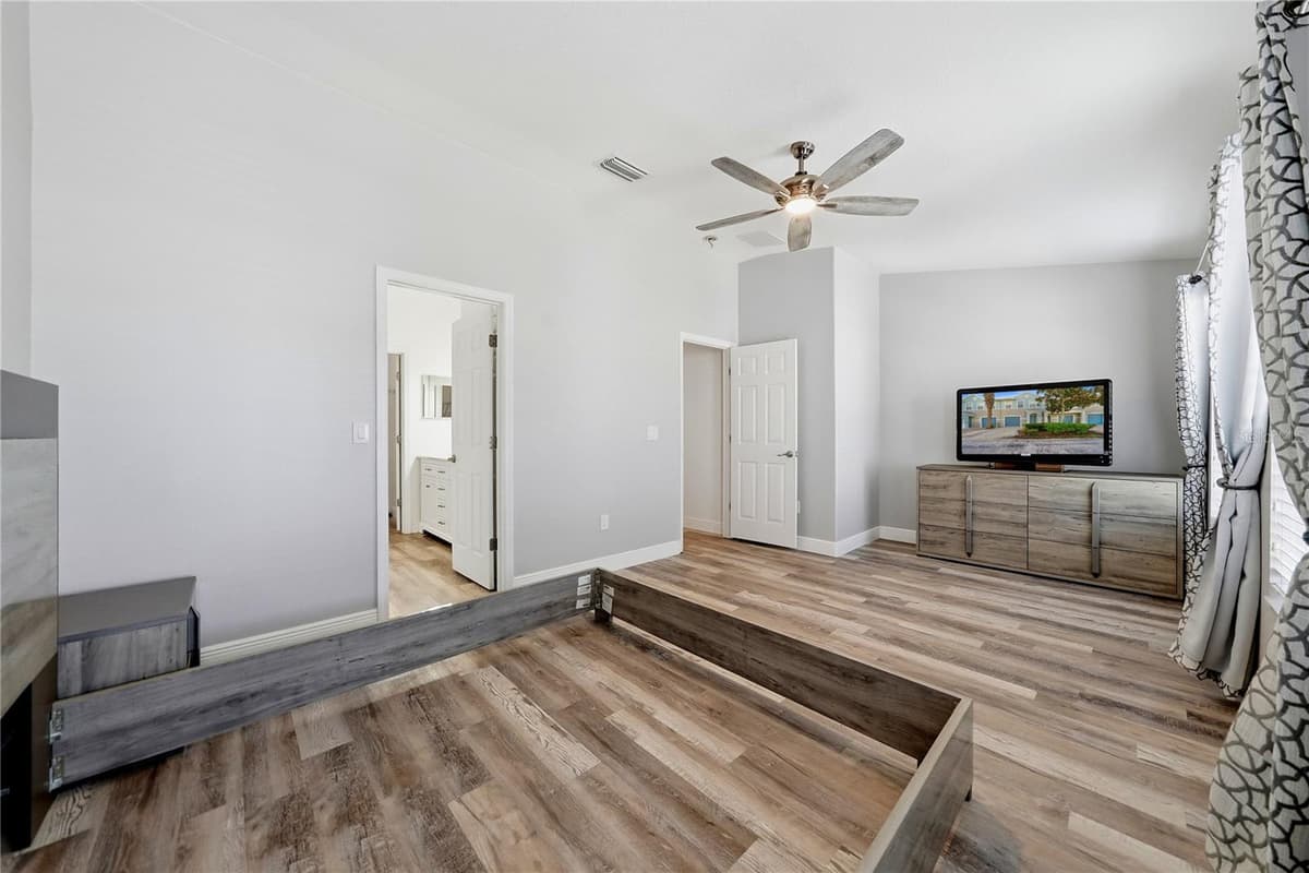 2023 STRATHMILL DRIVE — photo 18 of 41