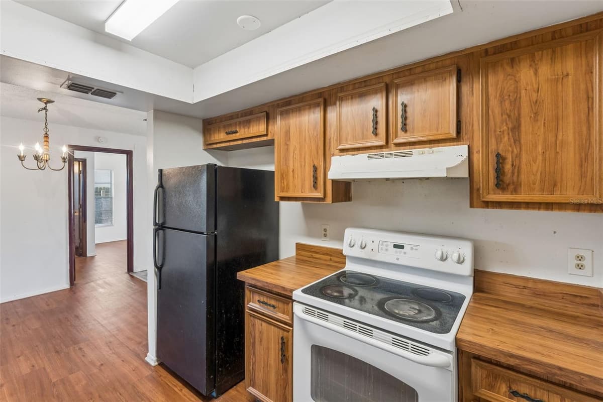 5343 SNOWFLAKE COURT — photo 8 of 19