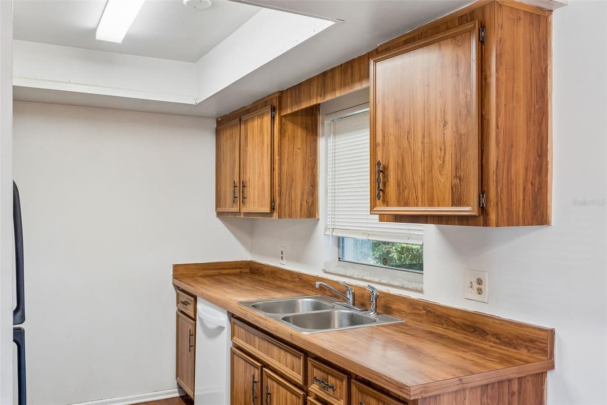 5343 SNOWFLAKE COURT — photo 9 of 19