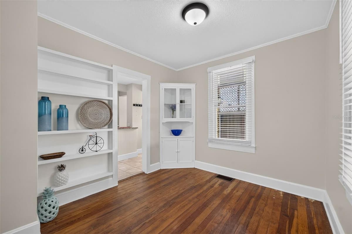 834 ALEXANDER STREET — photo 5 of 23