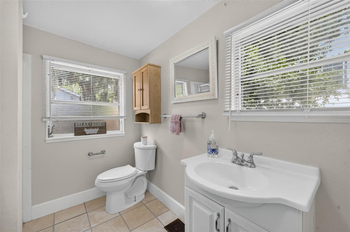 834 ALEXANDER STREET — photo 16 of 23