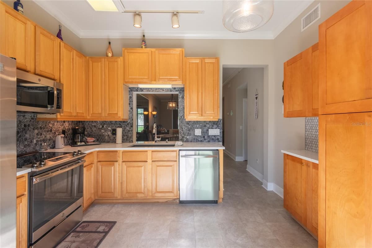 6815 DALI AVENUE — photo 30 of 45