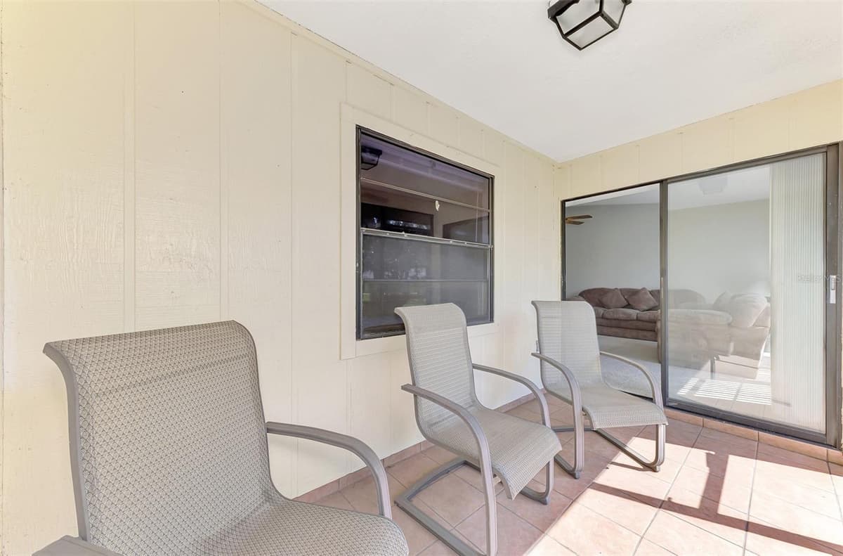 1211 CAPRI ISLES BOULEVARD — photo 38 of 47