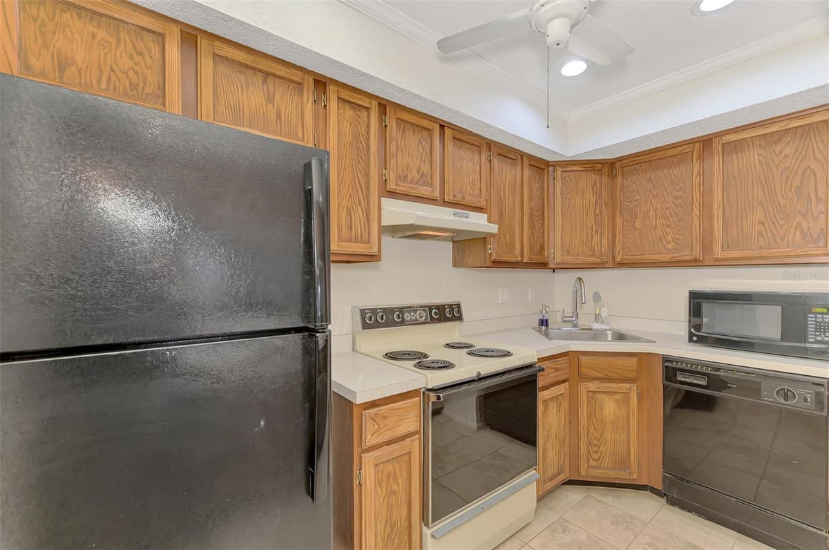 1211 CAPRI ISLES BOULEVARD — photo 22 of 47
