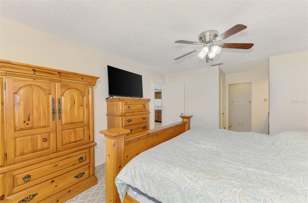 1211 CAPRI ISLES BOULEVARD — photo 32 of 47