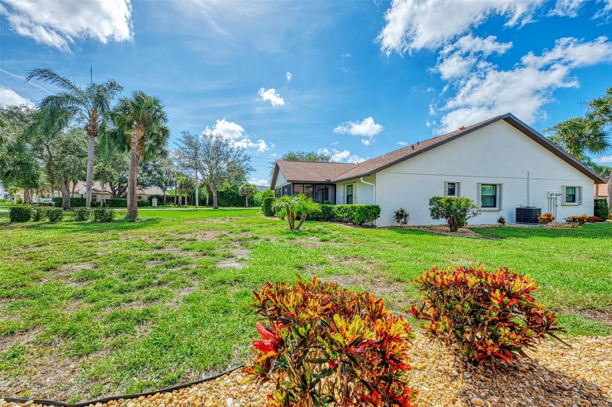 1211 CAPRI ISLES BOULEVARD — photo 40 of 47
