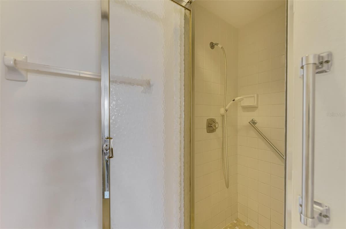 1211 CAPRI ISLES BOULEVARD — photo 31 of 47