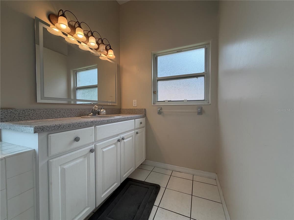 51 FANSHAWE LANE — photo 16 of 37