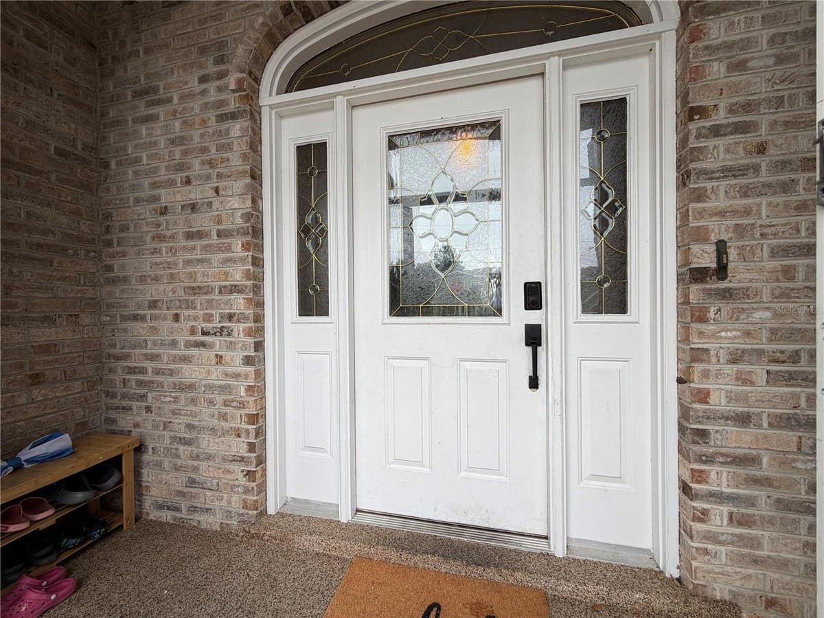 51 FANSHAWE LANE — photo 3 of 37