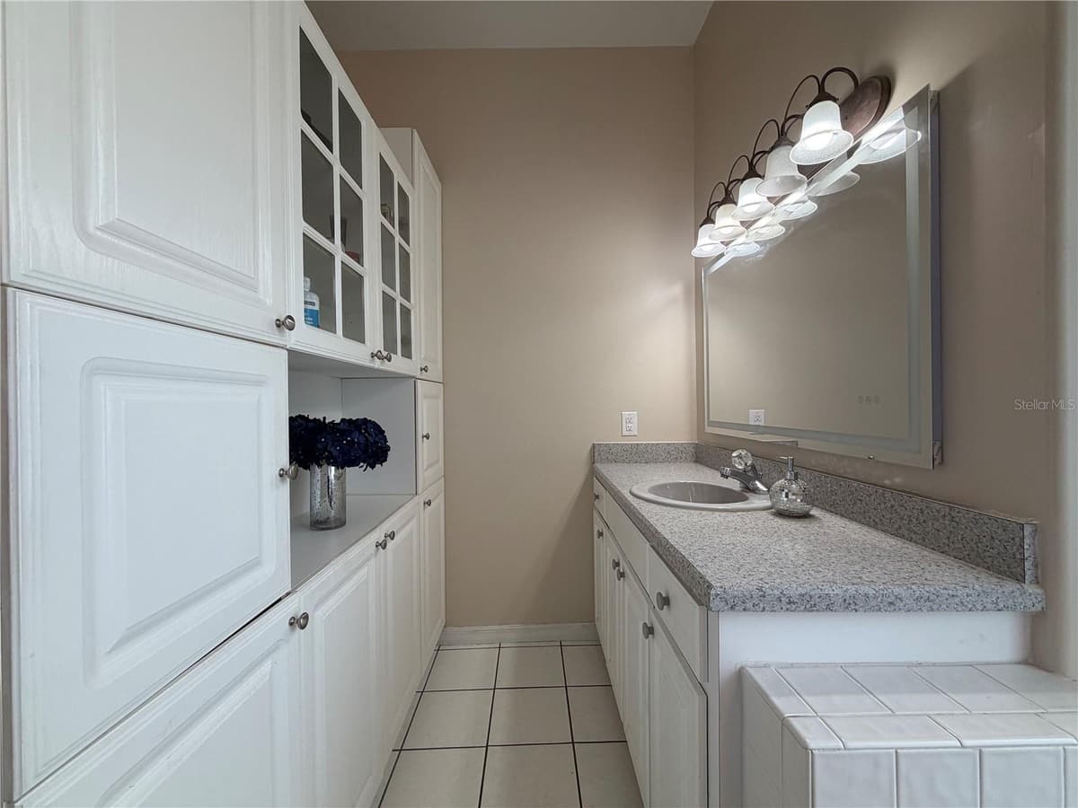 51 FANSHAWE LANE — photo 18 of 37