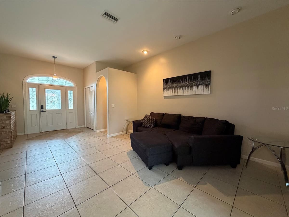 51 FANSHAWE LANE — photo 6 of 37