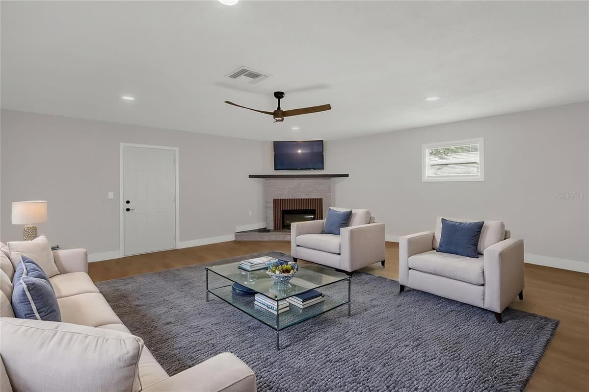 4523 COLUMBIA STREET — photo 18 of 33