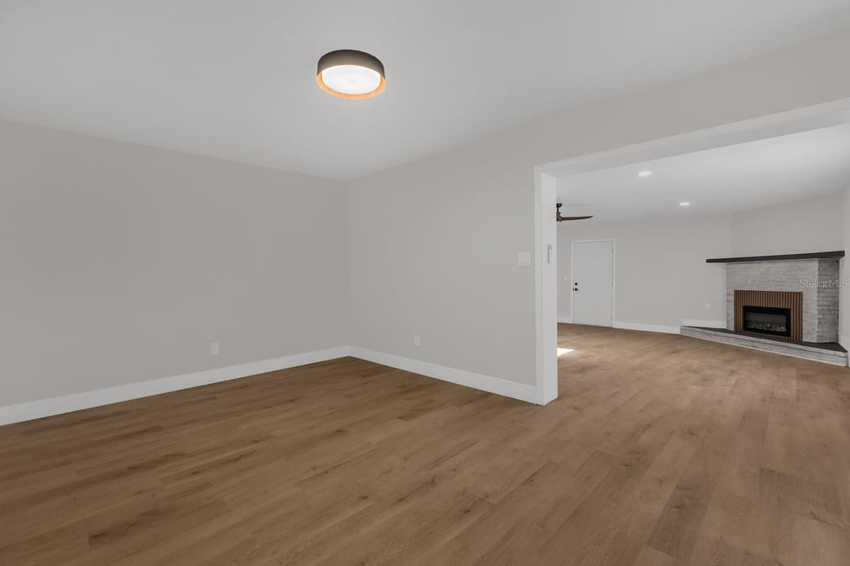 4523 COLUMBIA STREET — photo 15 of 33