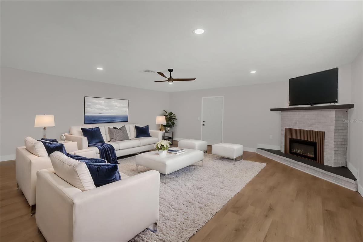 4523 COLUMBIA STREET — photo 16 of 33