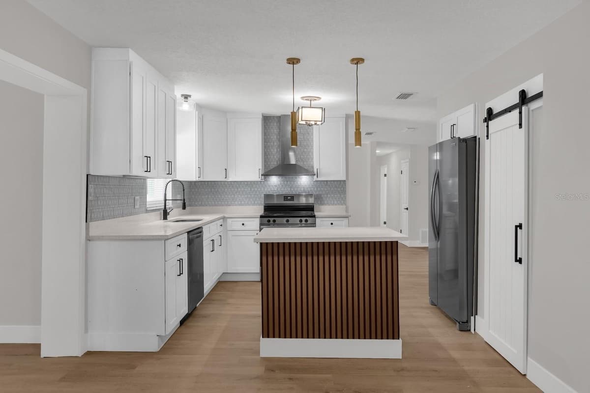 4523 COLUMBIA STREET — photo 12 of 33