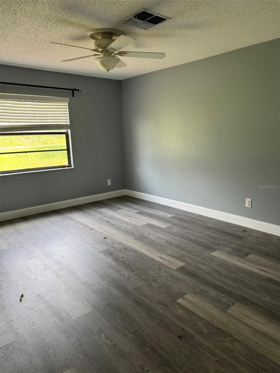 38745 CAMBRIDGE DRIVE — photo 9 of 37