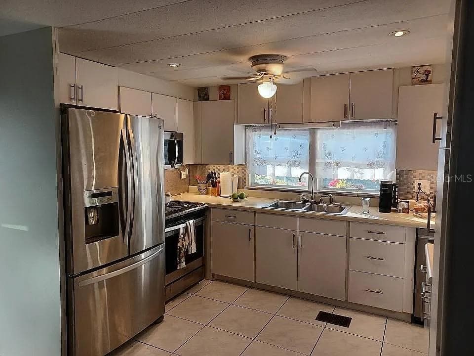 7880 54TH AVENUE — photo 3 of 18