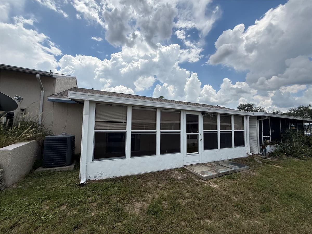 242 WINTER RIDGE BOULEVARD — photo 11 of 16