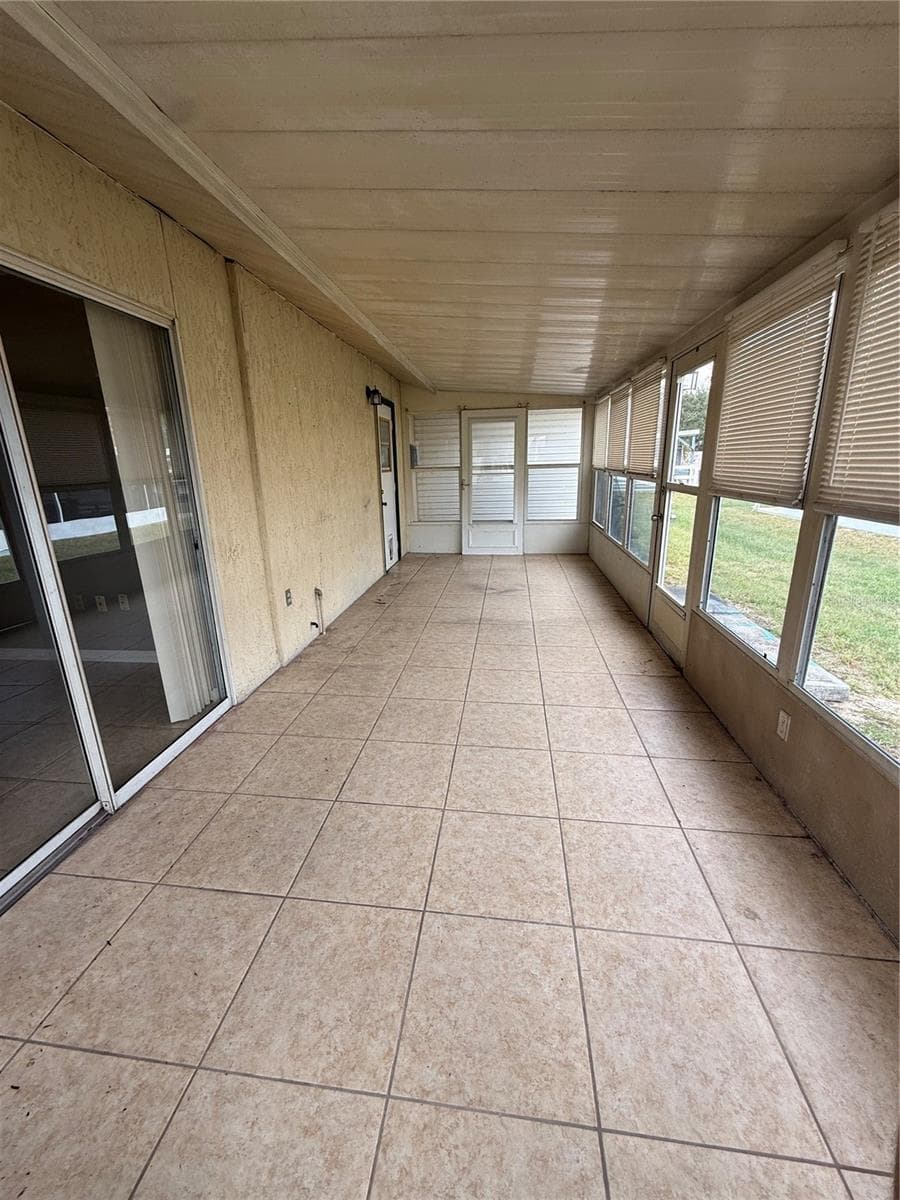242 WINTER RIDGE BOULEVARD — photo 10 of 16