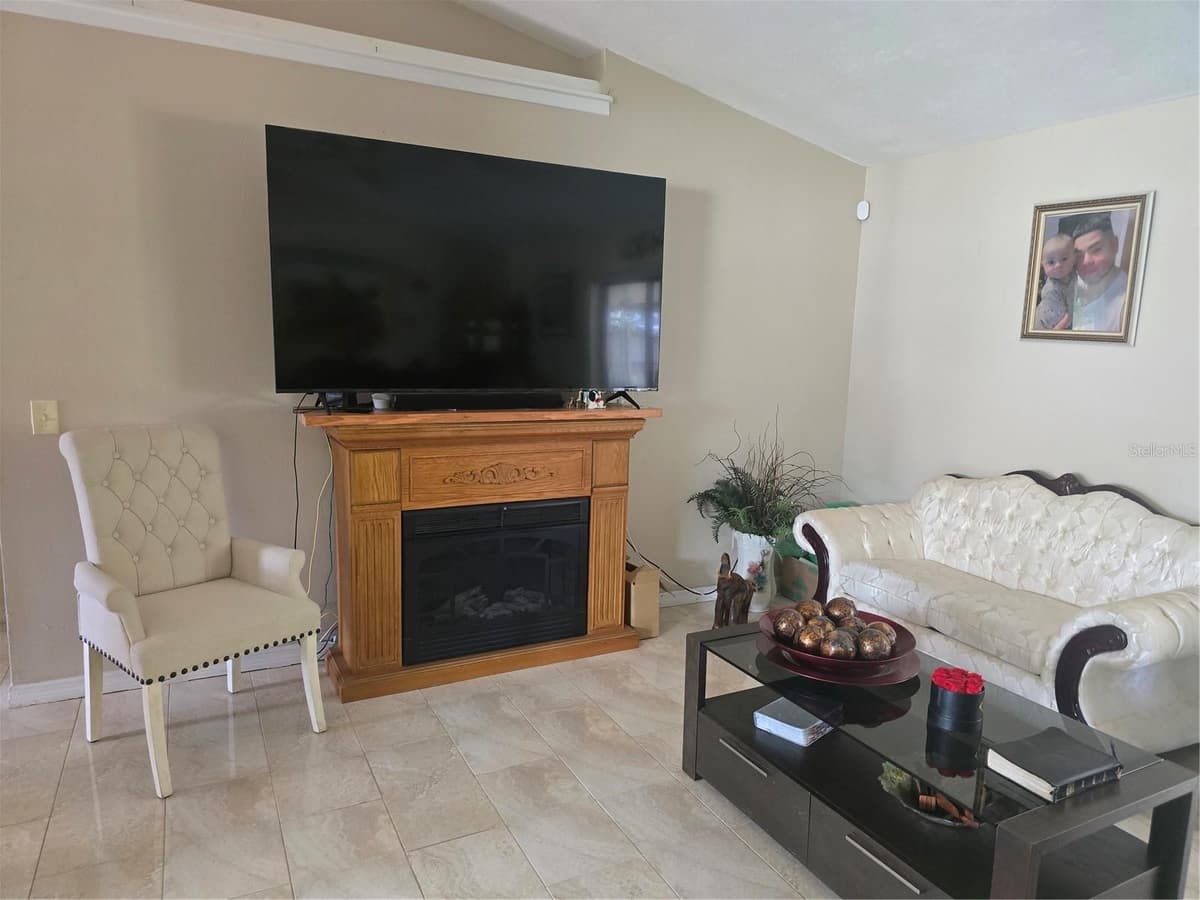 1822 HOUSTON DRIVE — photo 16 of 41