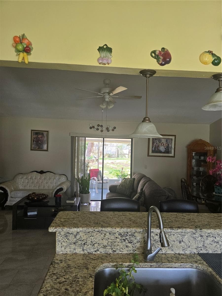 1822 HOUSTON DRIVE — photo 13 of 41