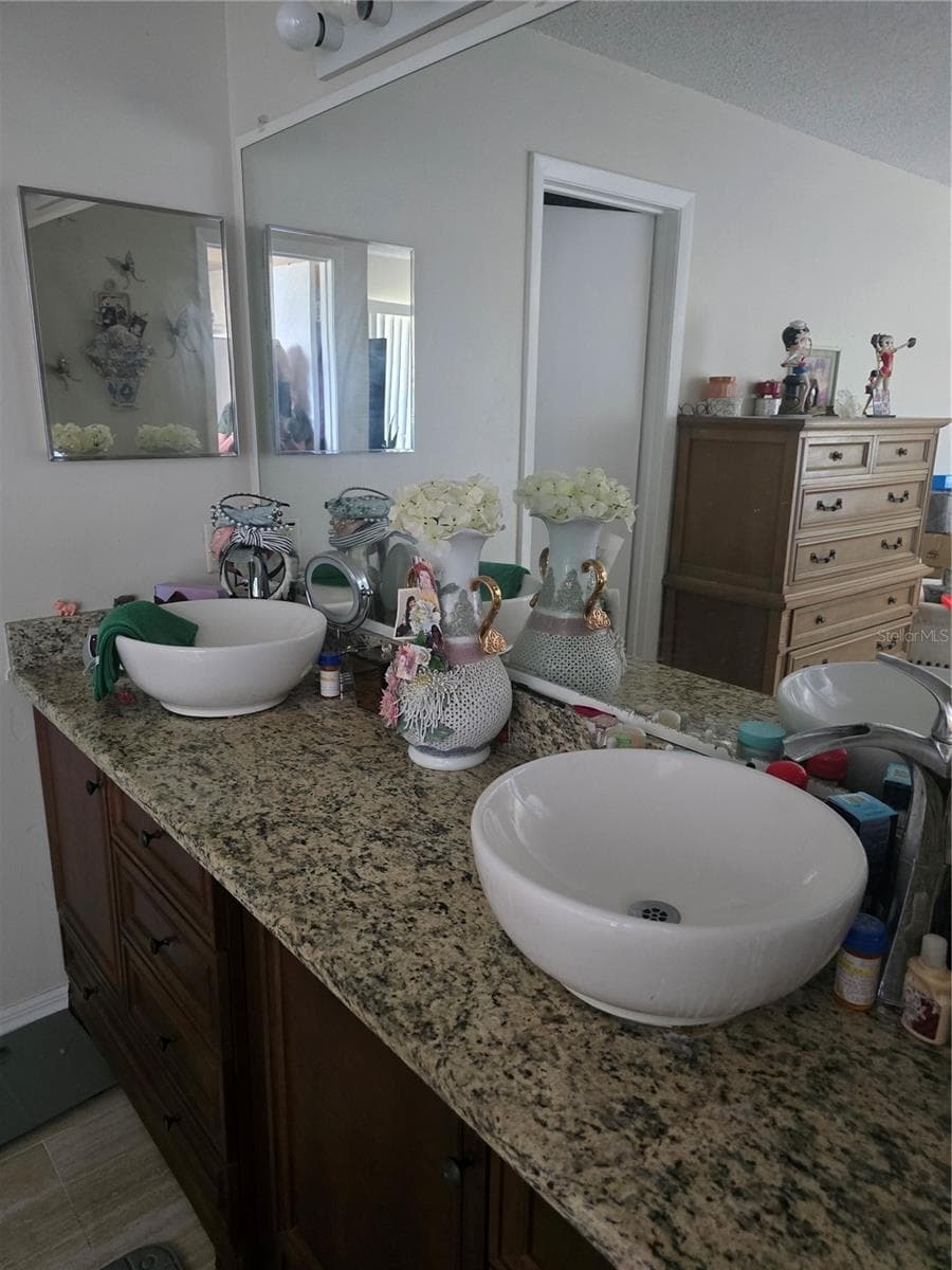 1822 HOUSTON DRIVE — photo 27 of 41