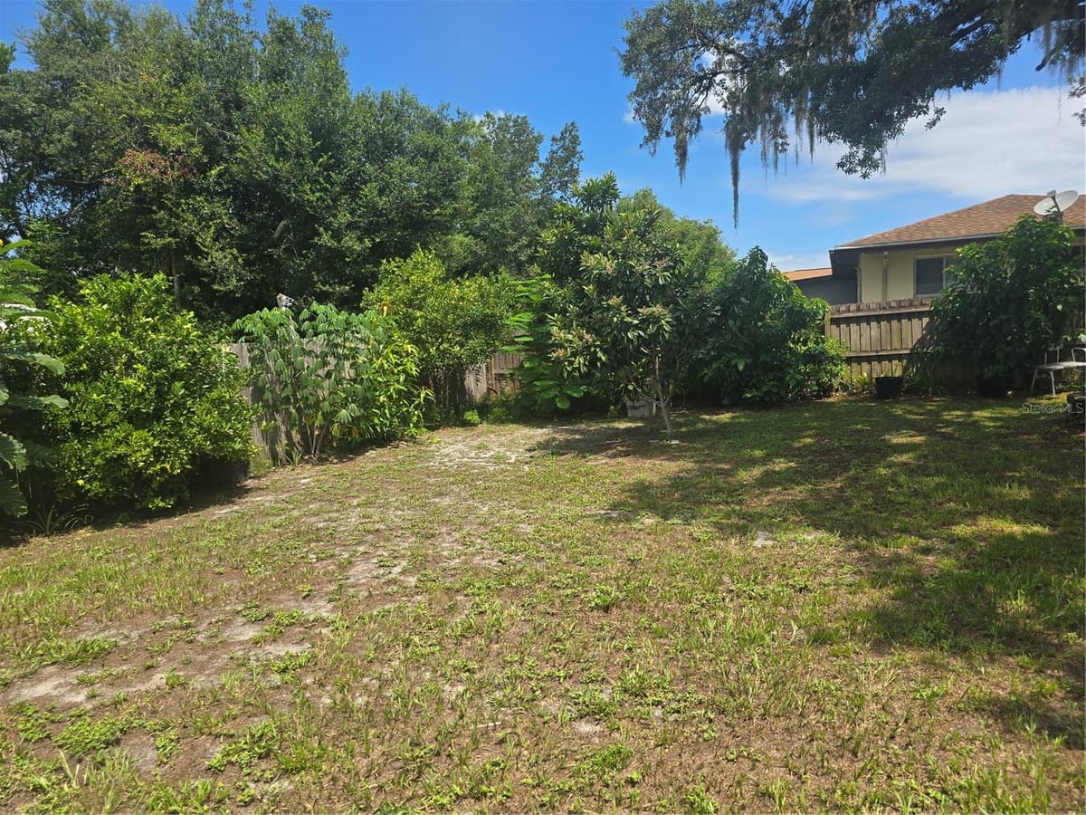 1822 HOUSTON DRIVE — photo 36 of 41