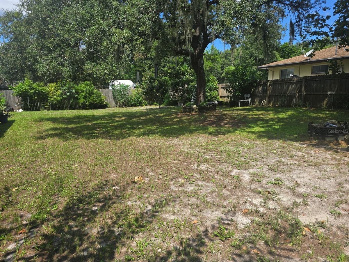1822 HOUSTON DRIVE — photo 38 of 41