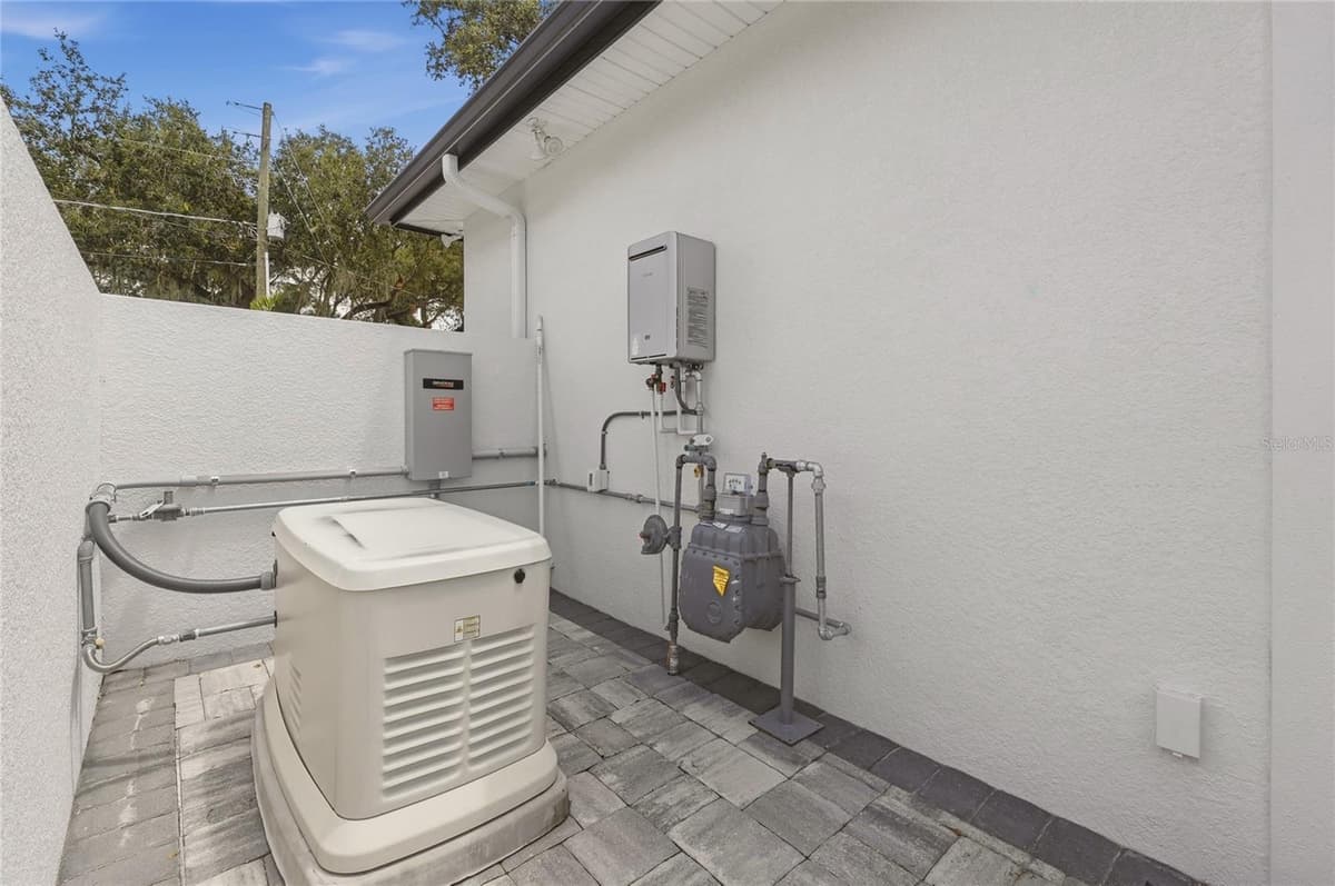 1307 LAKE HOWARD DRIVE — photo 68 of 96