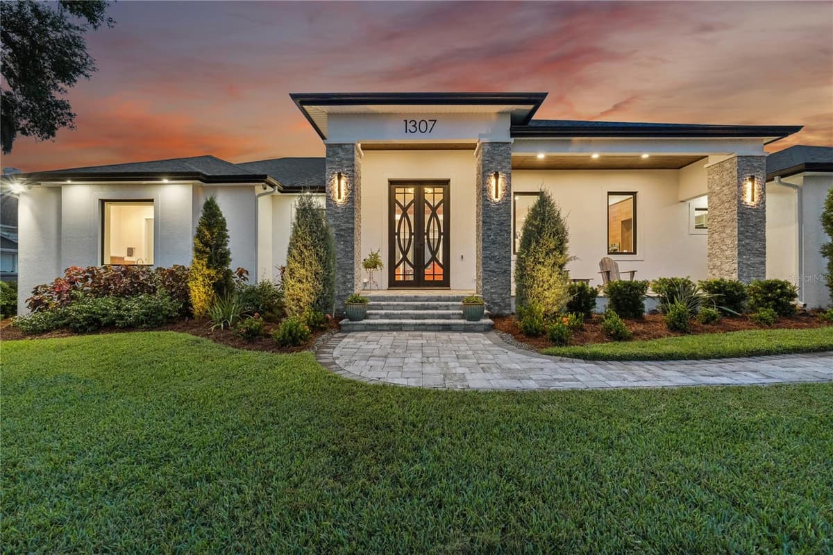 1307 LAKE HOWARD DRIVE — photo 8 of 96