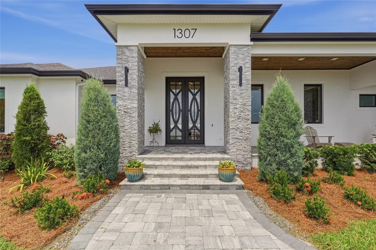 1307 LAKE HOWARD DRIVE — photo 12 of 96